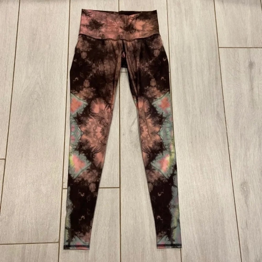 Teeki eagle feather hot pants